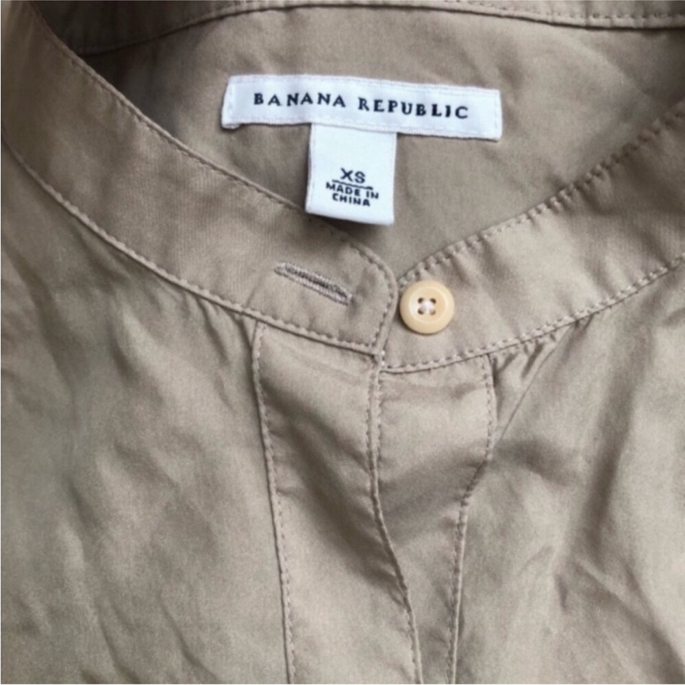 Banana Republic 100% Silk Blouse - Picture 7 of 7